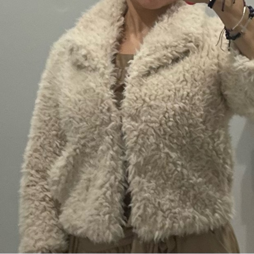 BB Dakota faux fur.